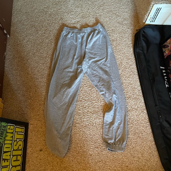 Gray Stretchy Women’s XS Sweatpants - Picture 2 of 4